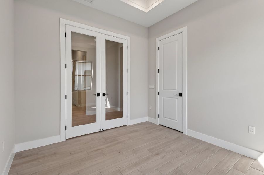 Spacious, unfurnished interior of a new home in Greyhawk Landing, Lake Worth (Image 37).