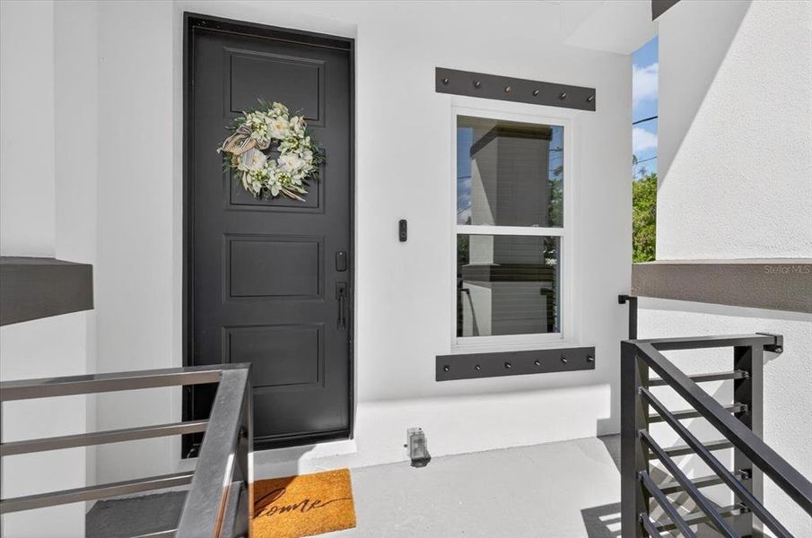 Exterior details and patio area of a home in , Tampa (Image 3).