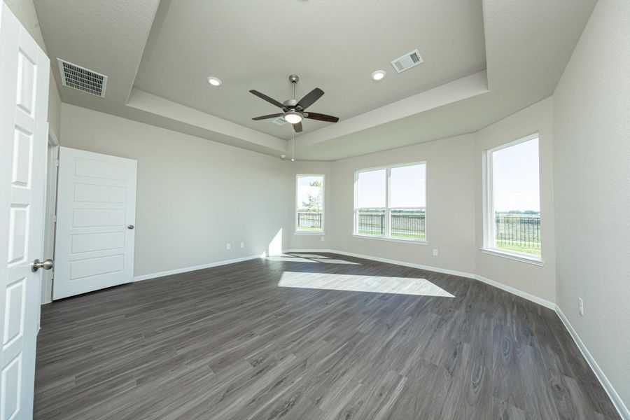 Spacious, unfurnished interior of a new home in River Ranch, Dayton (Image 11).