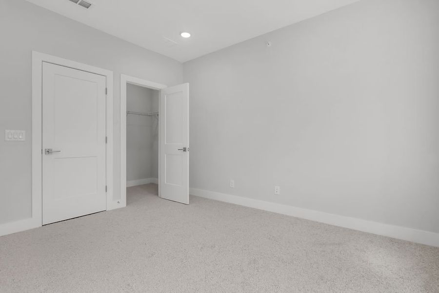 Spacious, unfurnished interior of a new home in Echo Park, Suwanee (Image 35).