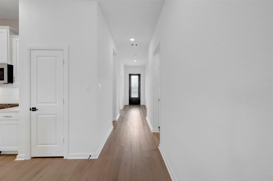 Spacious, unfurnished interior of a new home in The Grand Prairie - Retreat Collection, Hockley (Image 43).