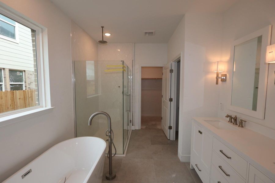 Furnished interior view inside a new home in Kingdom Heights, Rosenberg (Image 9).