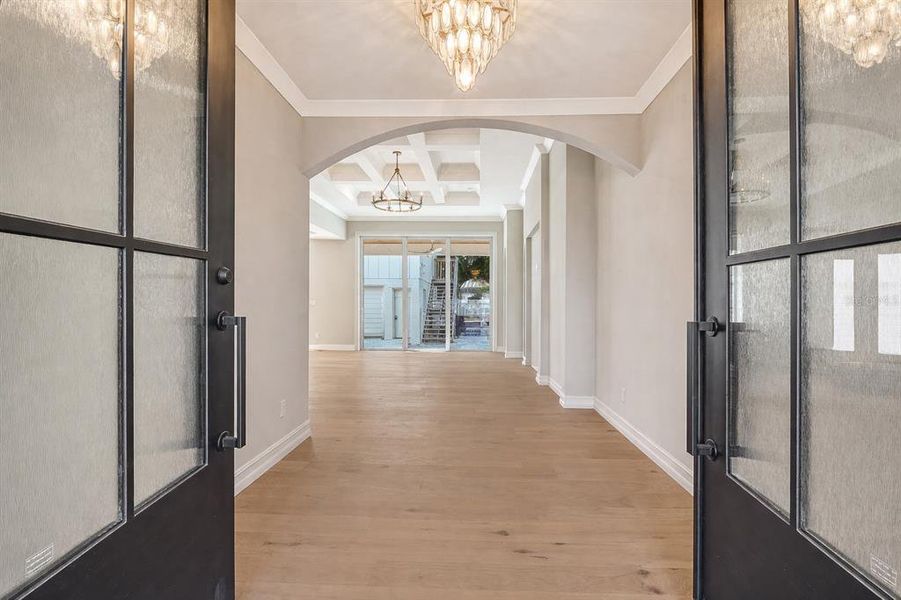 Spacious, unfurnished interior of a new home in , Sarasota (Image 20).