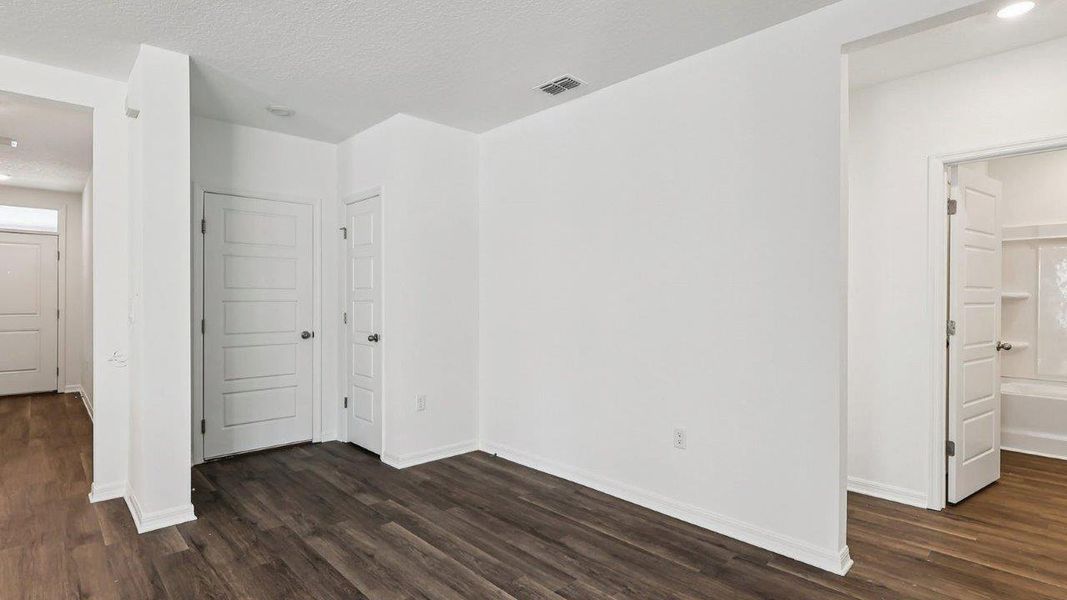 Spacious, unfurnished interior of a new home in Crosswinds, Haines City (Image 20). Spacious, unfurnished interior of a new home in Crosswinds, Haines City (Image 20).