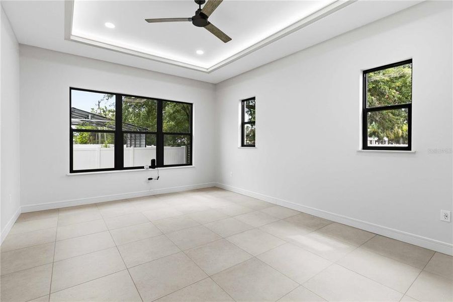 Spacious, unfurnished interior of a new home in , Plant City (Image 21).