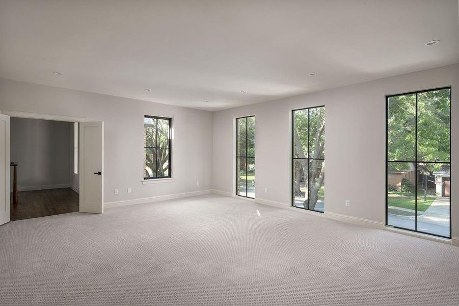 Spacious, unfurnished interior of a new home in , Dallas (Image 14).