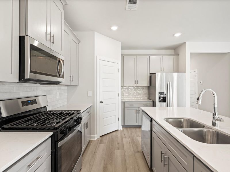 Welcome to the Sydney floorplan at Creek Ridge - Heritage Collection.