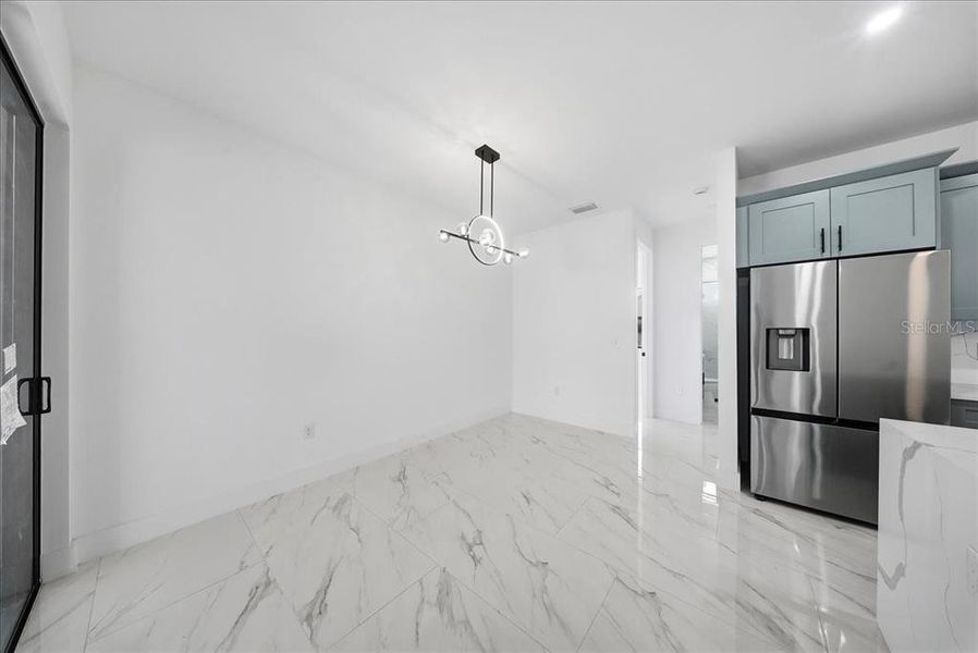 Spacious, unfurnished interior of a new home in , Punta Gorda (Image 19).
