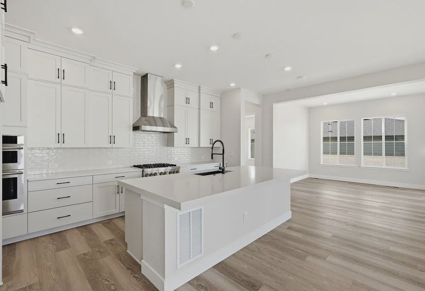Homesite 7 Kitchen + Dining - 10 of 18