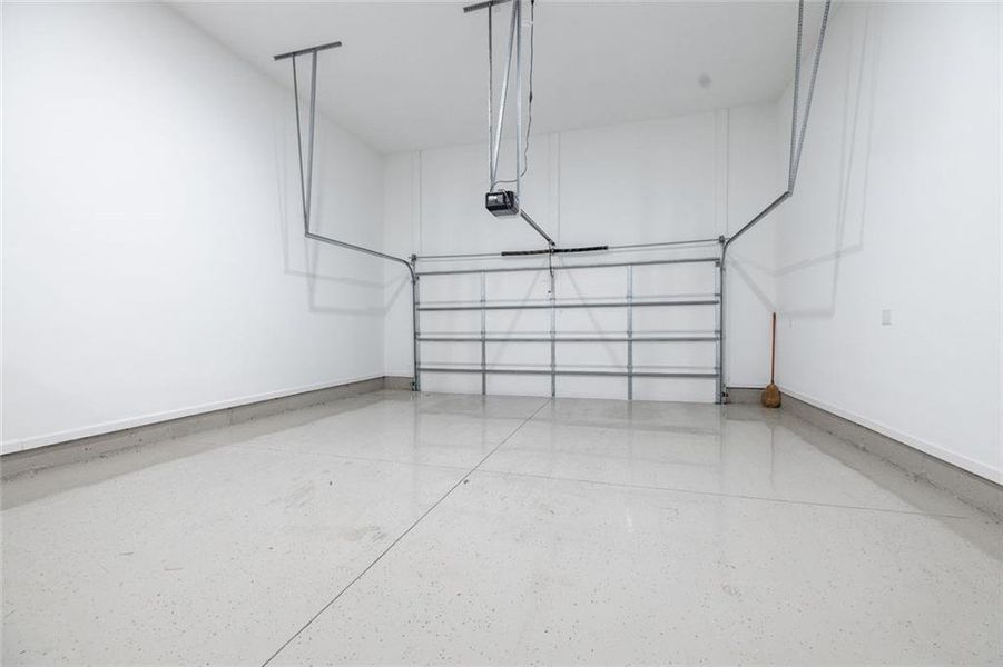 Spacious, unfurnished interior of a new home in , Powder Springs (Image 25).