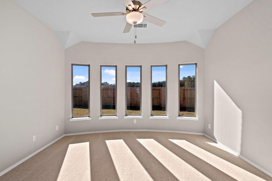 Spacious, unfurnished interior of a new home in The Highlands 45', Porter (Image 23).