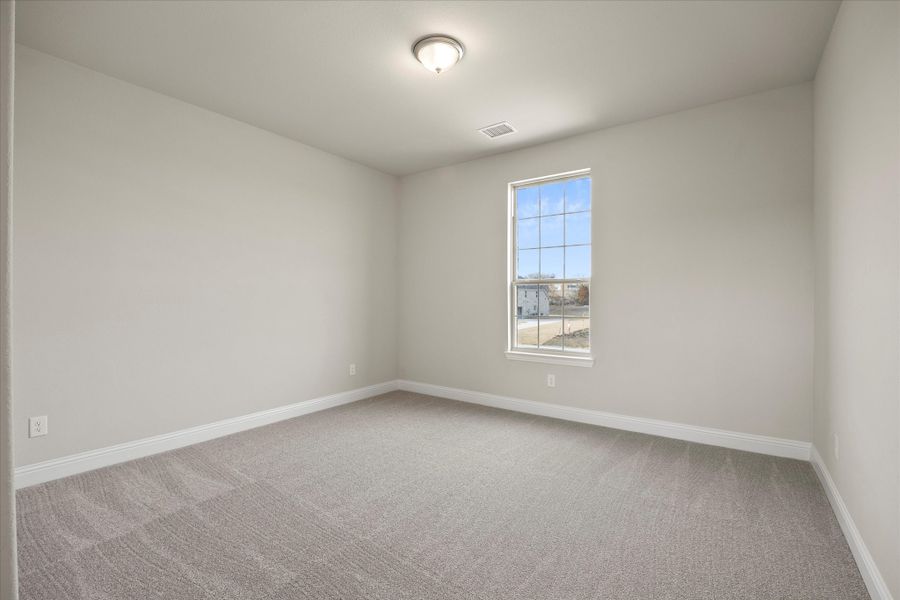 Representative unfurnished interior of a home built from the Riverdale by Windsor Homes in Ridge Pointe Estates, McLendon-Chisholm (Image 31).