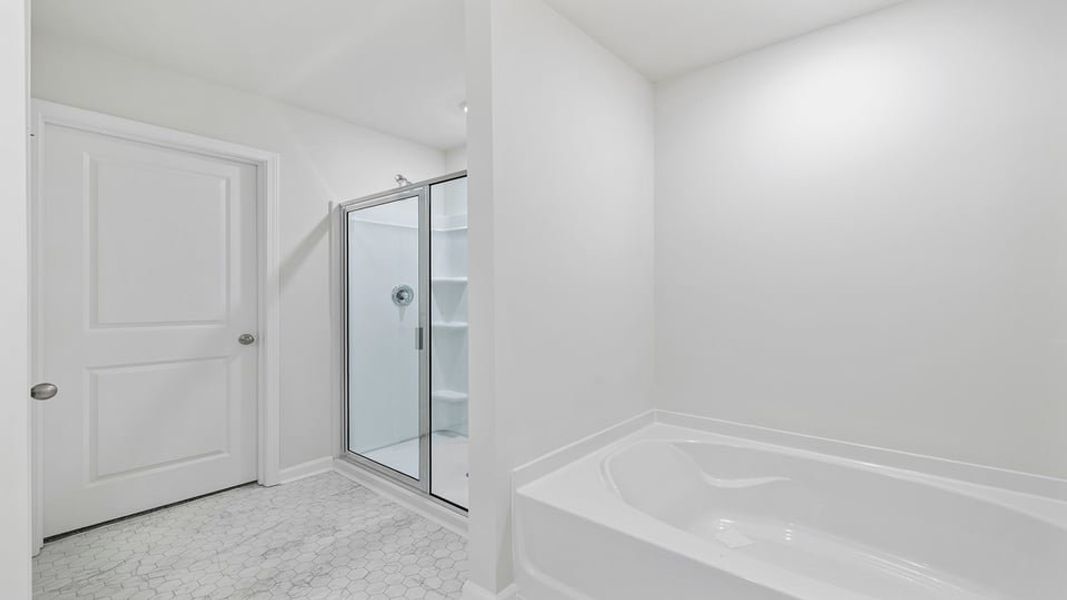 Spacious, unfurnished interior of a new home in Hunters Ridge, Woodruff (Image 27).