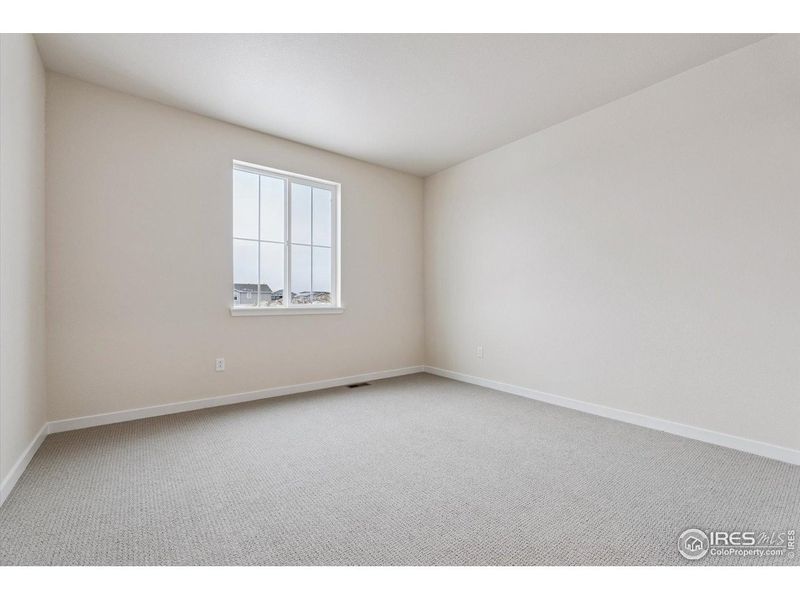 Spacious, unfurnished interior of a new home in The Overlook at Johnstown Farms, Johnstown (Image 15).