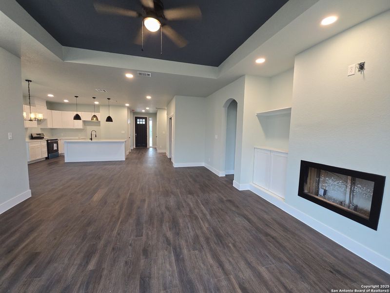 Spacious, unfurnished interior of a new home in , Blanco (Image 14).