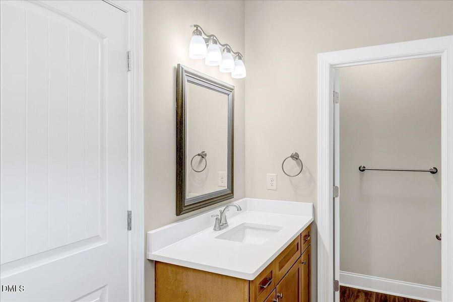 125 Davis St Primary Bath 125 Davis St Primary Bath