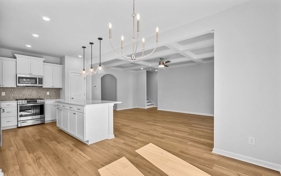 Spacious, unfurnished interior of a new home in Fieldstone, Lexington (Image 20).