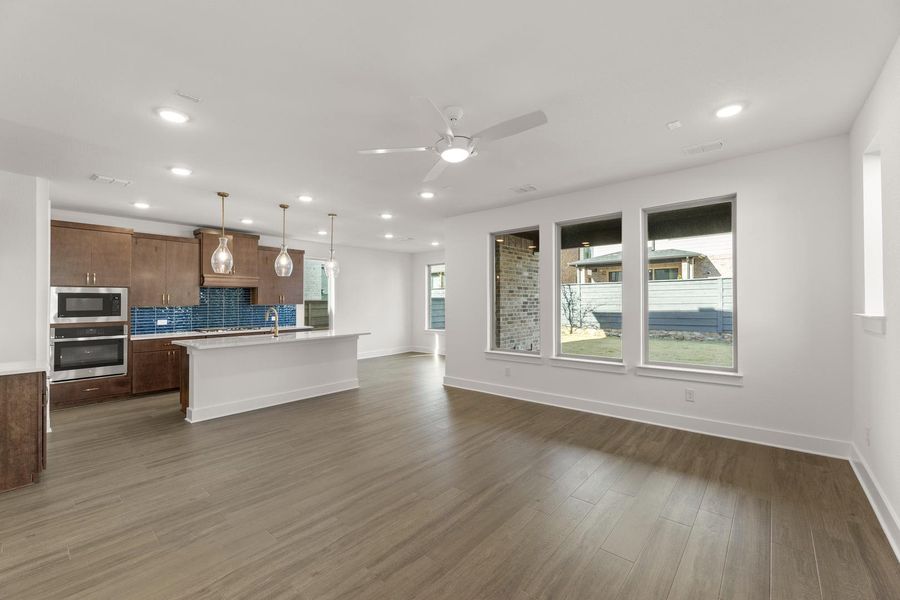 Spacious, unfurnished interior of a new home in Union Park, Little Elm (Image 14).