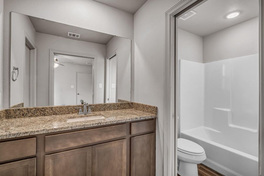 **Photos are sample photos of similar plan. Colors and features might vary**