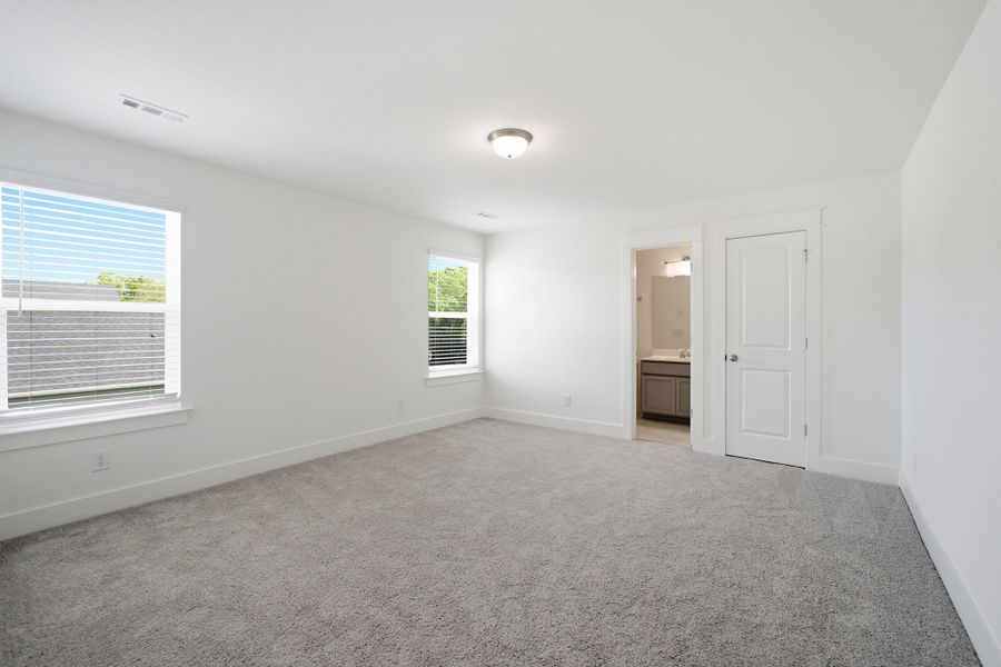Spacious, unfurnished interior of a new home in Brush Creek, Fairview (Image 58). Spacious, unfurnished interior of a new home in Brush Creek, Fairview (Image 58).