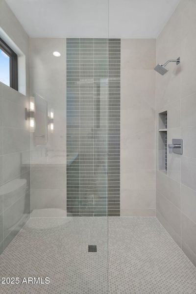 48-web-or-mls-North 39th-47