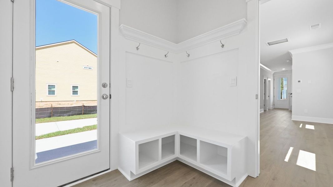 Spacious, unfurnished interior of a new home in Sheep Island, Summerville (Image 18).