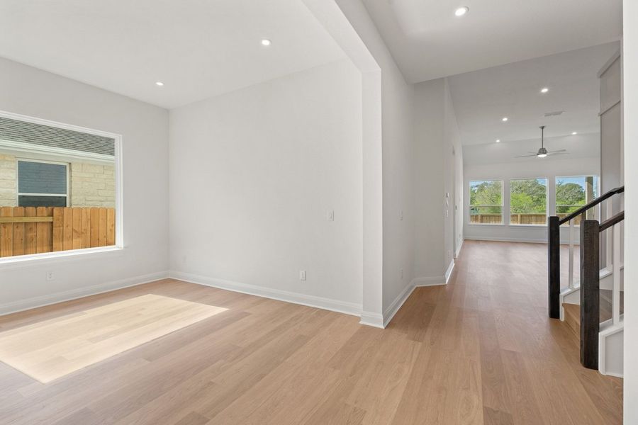 Spacious, unfurnished interior of a new home in Persimmon, Buda (Image 41).