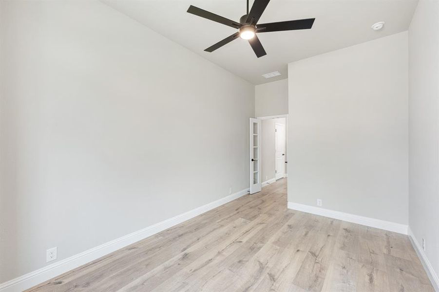 Spacious, unfurnished interior of a new home in Star Ranch, Godley (Image 14).