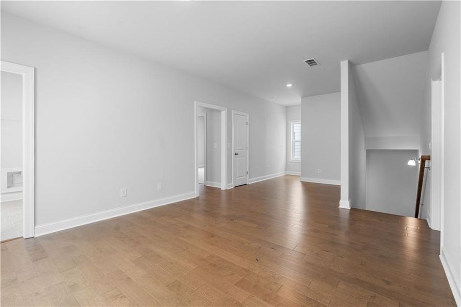 Spacious, unfurnished interior of a new home in Palisades Single Family, Cumming (Image 20).