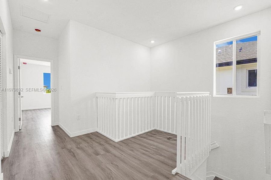 Spacious, unfurnished interior of a new home in , Miami (Image 38).