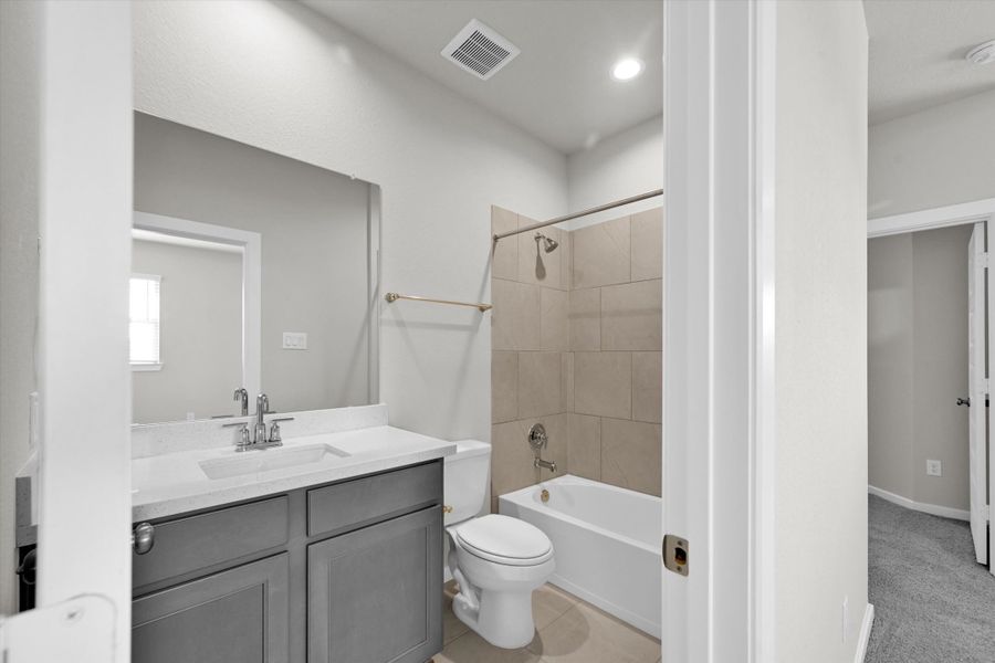 Furnished interior view inside a new home in Canterra Creek  60', Rosharon (Image 13).