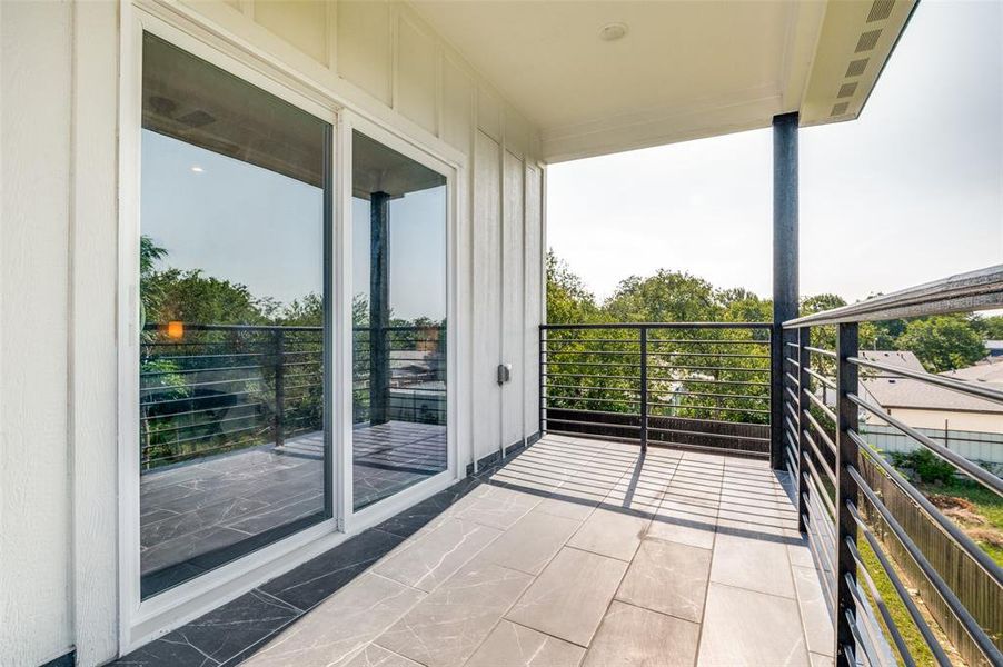 Exterior details and patio area of a home in , Cockrell Hill (Image 4).