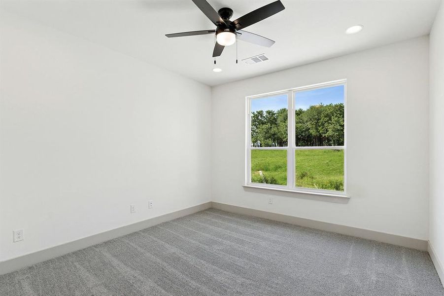 Spacious, unfurnished interior of a new home in Lucky Ridge, Boyd (Image 33).
