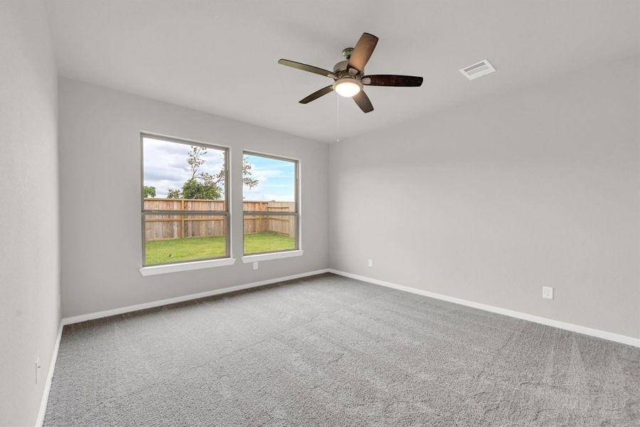 Spacious, unfurnished interior of a new home in La Segarra 40', Brookshire (Image 24).