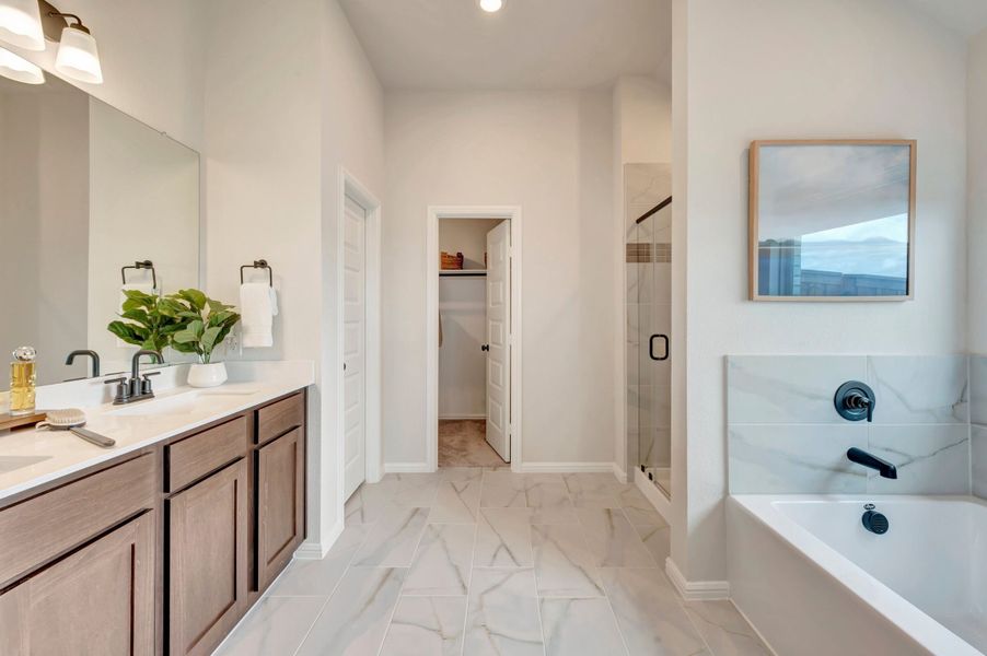 Owner's Bathroom Owner's Bathroom