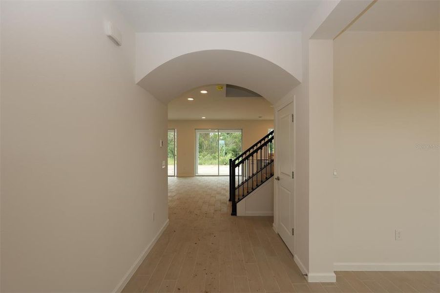 Spacious, unfurnished interior of a new home in Center Lake on the Park, St. Cloud (Image 37).