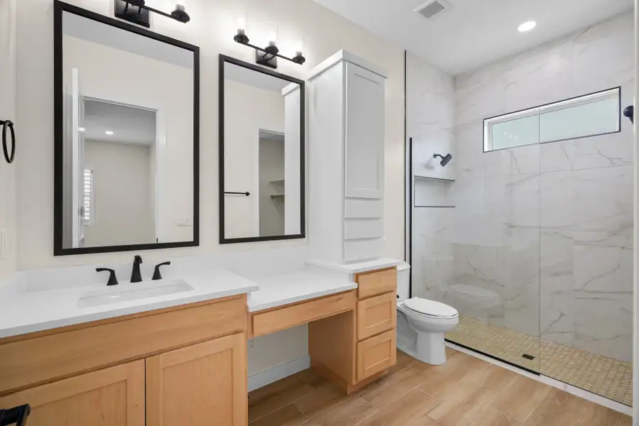 Furnished interior view inside a new home in Verdancia, El Paso (Image 3).