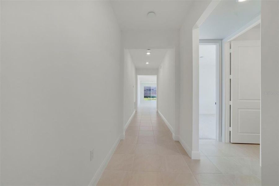 Spacious, unfurnished interior of a new home in Vintner Reserve, Clermont (Image 12).