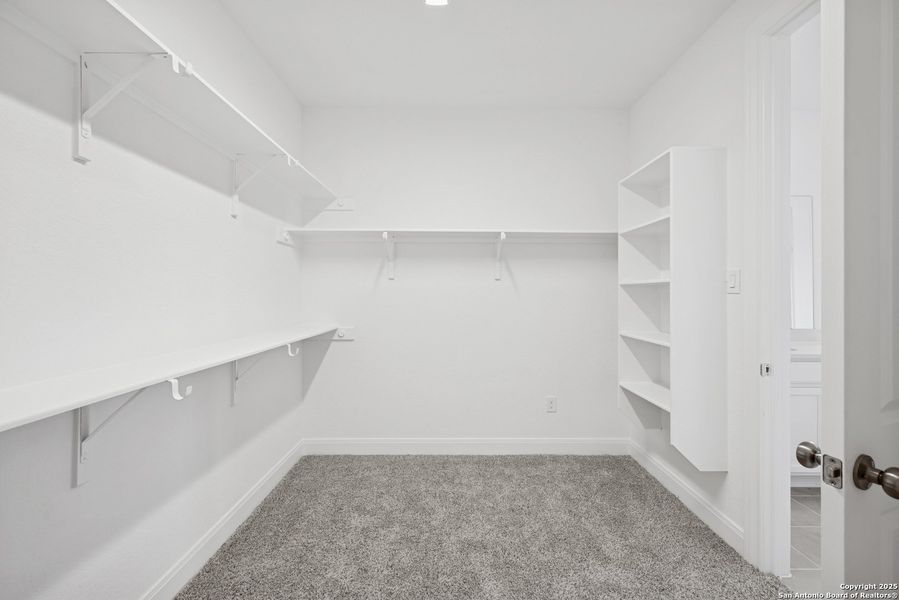 Spacious, unfurnished interior of a new home in Everly Estates, San Antonio (Image 15).