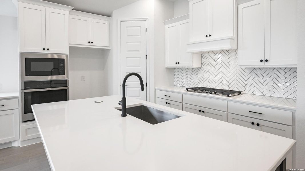 Furnished interior view inside a new home in Cibolo Valley Heights, Cibolo (Image 6).