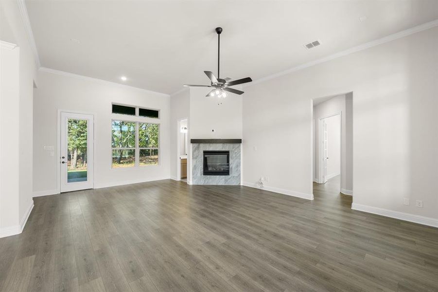 3012 Valley View- Living Room-1