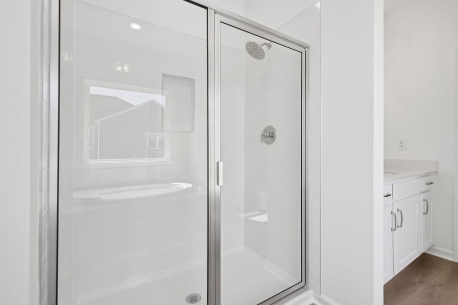 Representative interior finishes for a home built from the Jordan by Ashton Woods in Rowland's Grant, Fuquay Varina (Image 19).