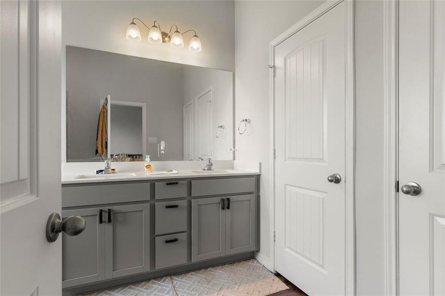 Furnished interior view inside a new home in Saddle Creek, Waco (Image 15).