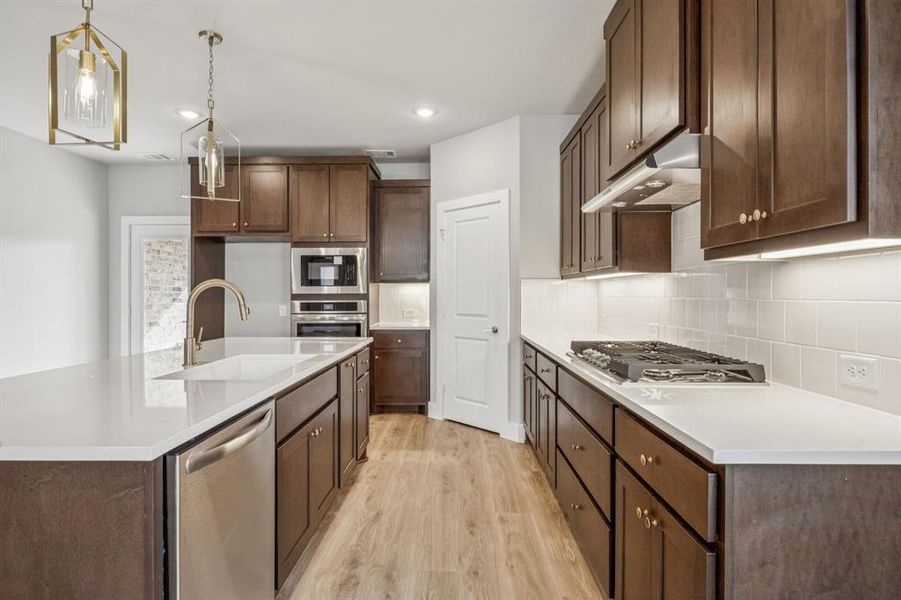 Furnished interior view inside a new home in Dove Hollow, Waxahachie (Image 6). Furnished interior view inside a new home in Dove Hollow, Waxahachie (Image 6).