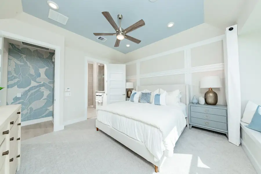 Furnished interior view inside a new home in Ellwood, Iowa Colony (Image 21).