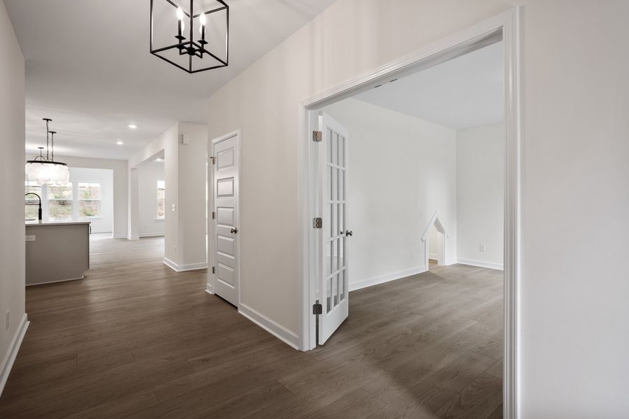 Spacious, unfurnished interior of a new home in Georgias Landing, Raleigh (Image 14).
