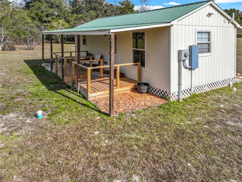 Exterior details and patio area of a home in , Gainesville (Image 37).