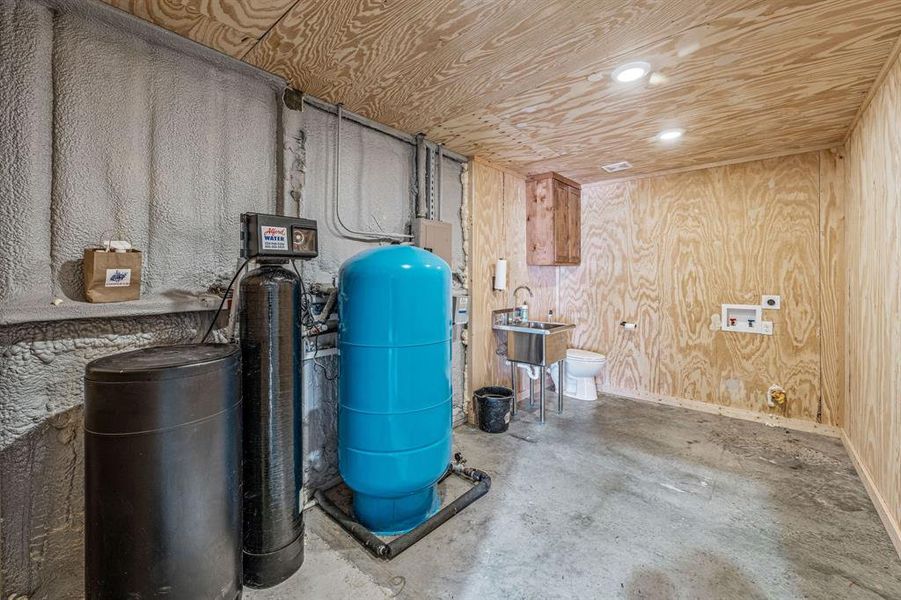 Image 33 of a home in . Image 33 of a home in .