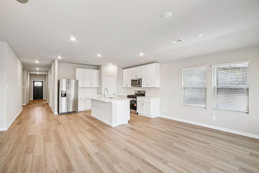 Furnished interior view inside a new home in Lakehaven - Signature Series, Farmersville (Image 7). Furnished interior view inside a new home in Lakehaven - Signature Series, Farmersville (Image 7).