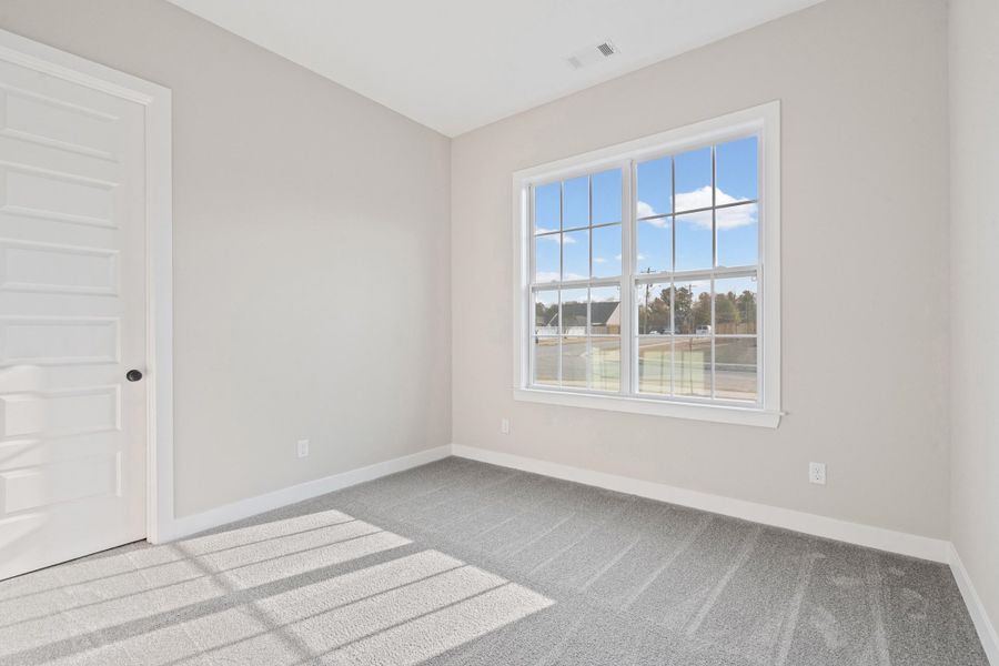 Spacious, unfurnished interior of a new home in Manor at Hall Creek, Arlington (Image 16).